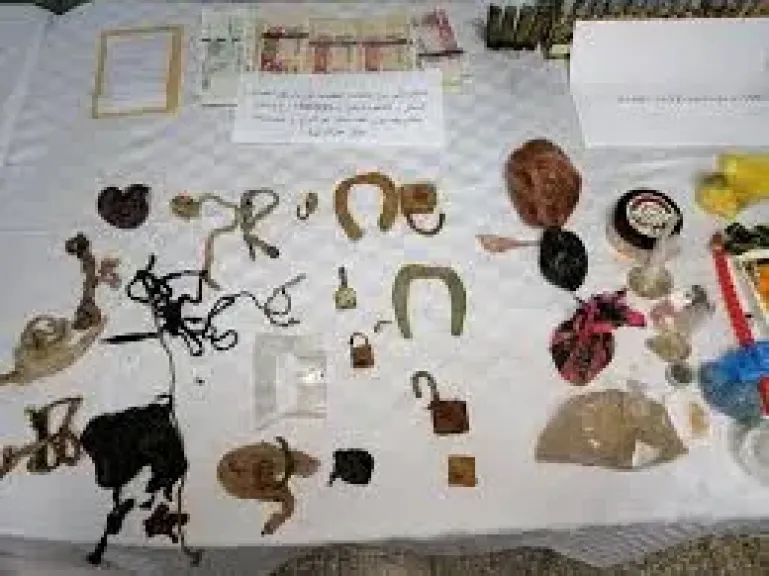 ضبط شبكة سحر وشعوذة في ميفعة بشبوة.. 96 ضحية على قائمة المتضررين